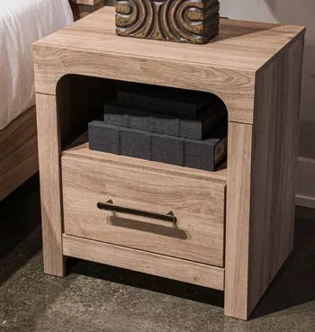 Kinlanni Nightstand