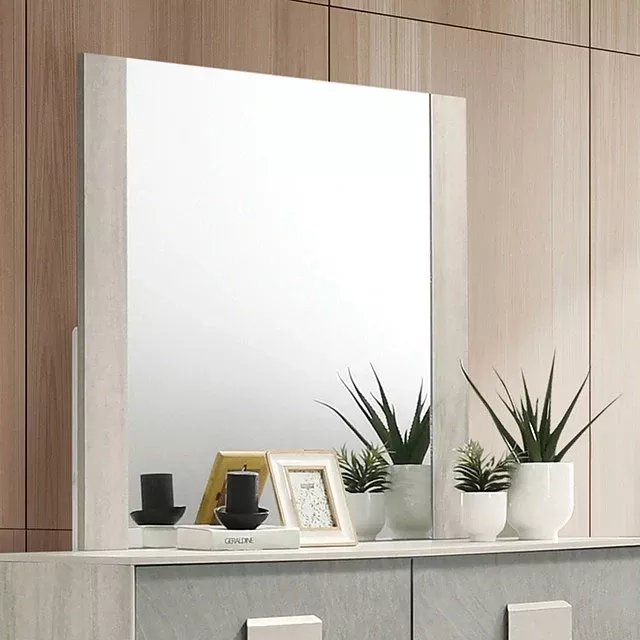 Lincolt Mirror