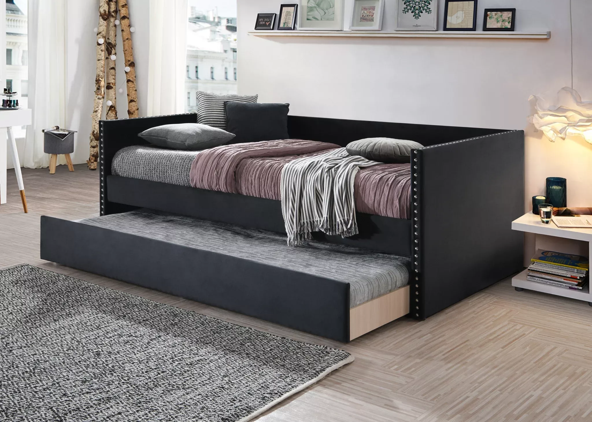 Sadie Daybed Black Velvet